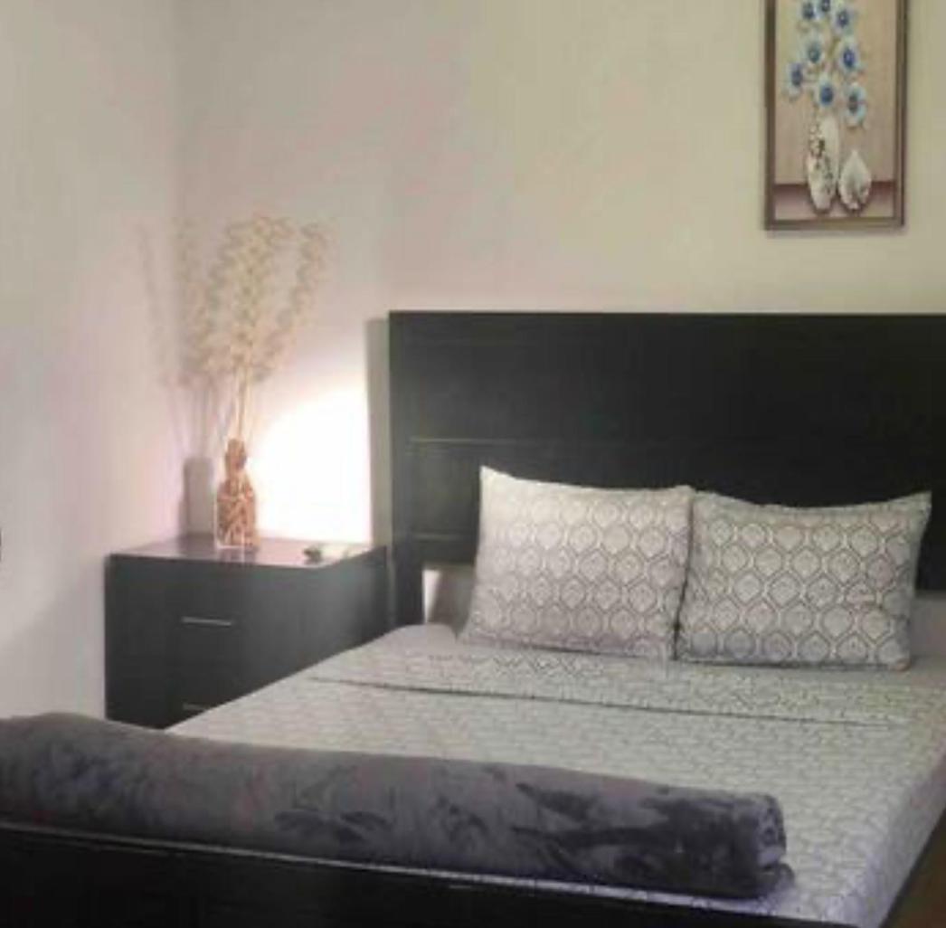 Genesis Apartments Палм Бийч Екстериор снимка
